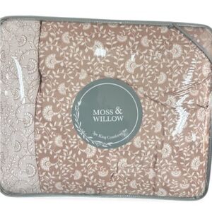 Moss & Willow Mauve and White Floral King Comforter Set 106”x90”